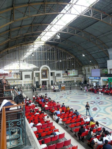 Hualamphong train station interior